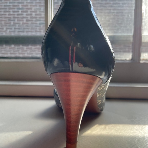 Louis Vuitton Size 37 Heels - Picture 6 of 13